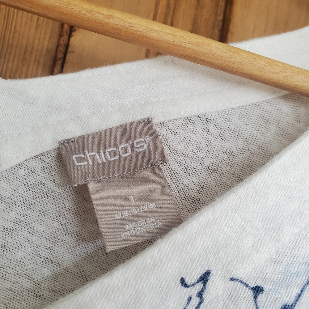 CHICO'S  V neck Art Print shirt Size 1 - Picture 3 of 5